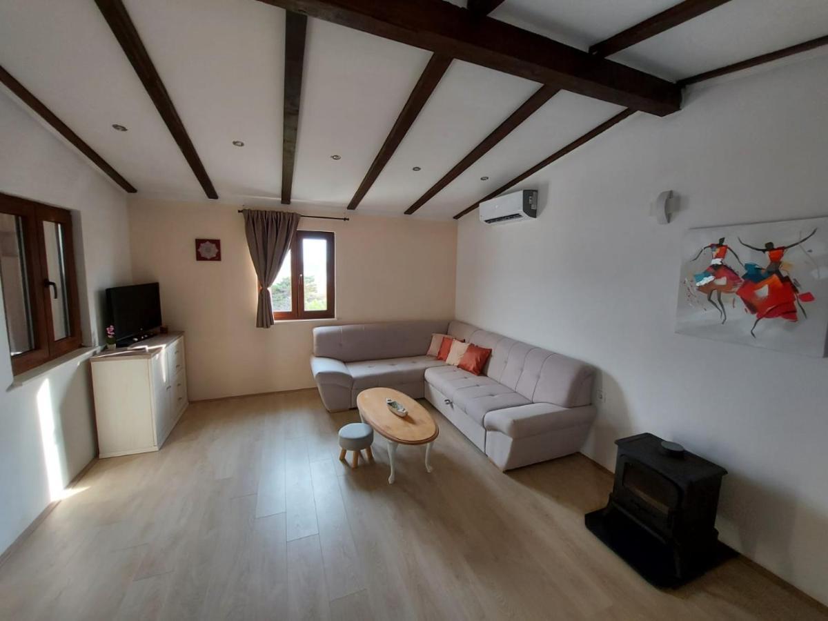 Holiday House Pag Zubovici Bagian luar foto
