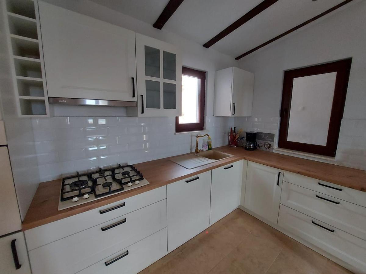 Holiday House Pag Zubovici Bagian luar foto