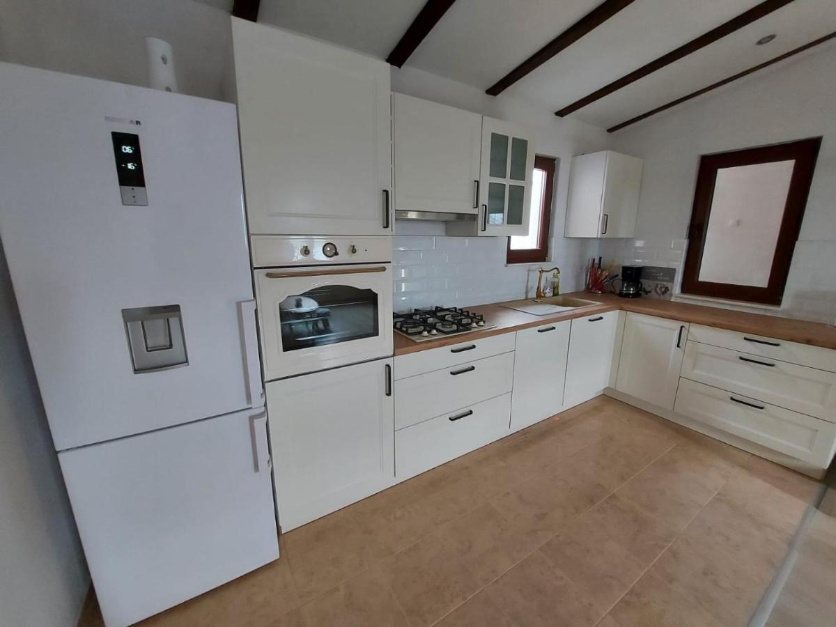 Holiday House Pag Zubovici Bagian luar foto