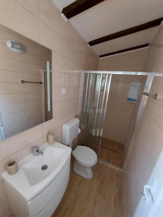 Holiday House Pag Zubovici Bagian luar foto