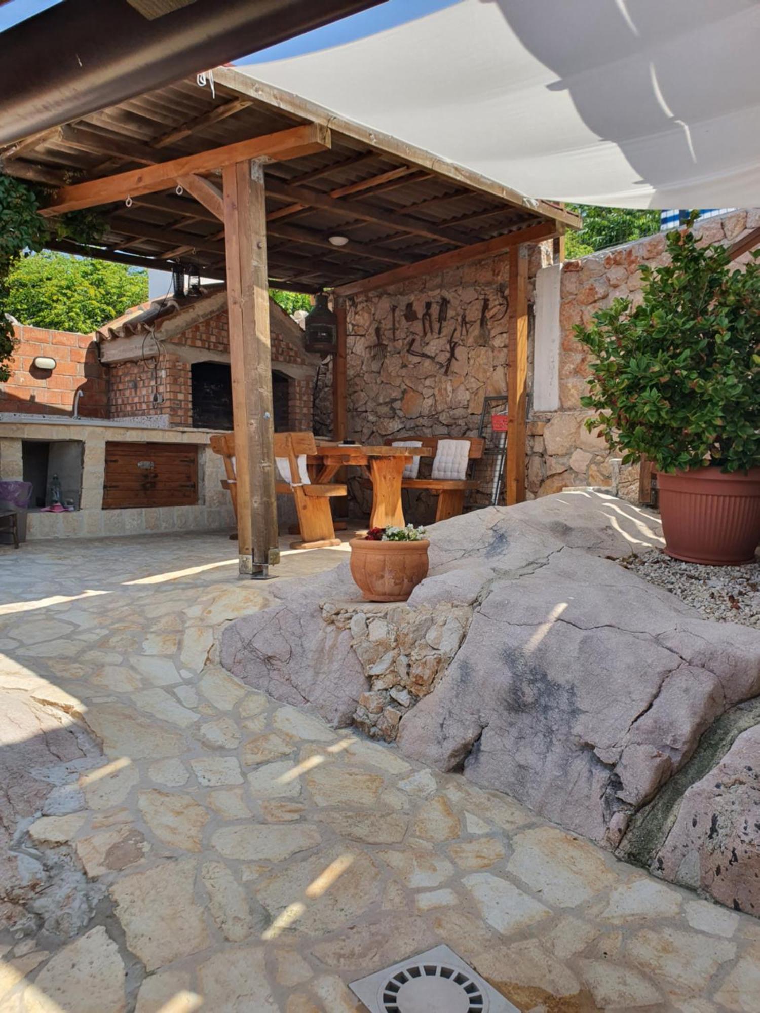 Holiday House Pag Zubovici Bagian luar foto